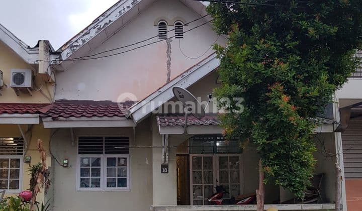 A comfortable and safe ready-to-occupy house for sale.