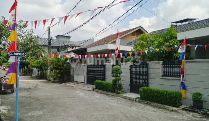 di jual rumah di daerah jl Borneo 1 blok d3/15 perum.bekasi jaya indah utama, Bekasi jaya, Bekasi Timur,17112