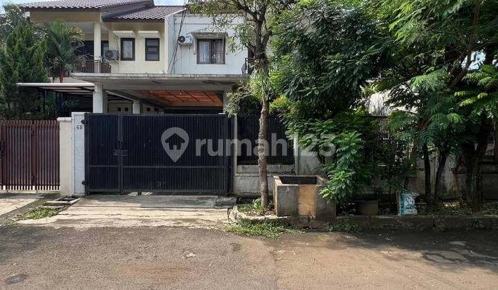 PRICE DROP! FOR SALE House in Pangkalan Jati Area near Lebak Bulus. Located Inside an Elite Housing Complex, Very Wide Roads, Quiet and Comfortable Environment.