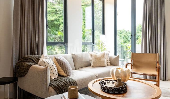 Rumah Asri di Lebak Bulus, Lokasi Strategis