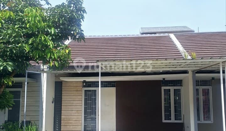 Rumah Siap Huni Dekat Tol di Sommerville Taman Kopo Indah V Bandung