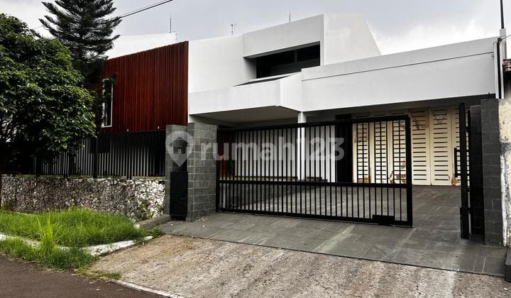 Rumah Bagus Baru Renov Modern Tropis Jalan Lebar di Cinere
