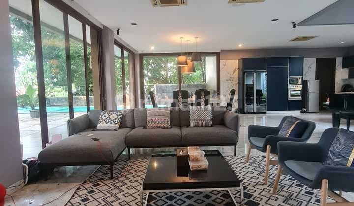 Rumah Luas Posisi Hook di Permata Hijau Jaksel Turun Harga