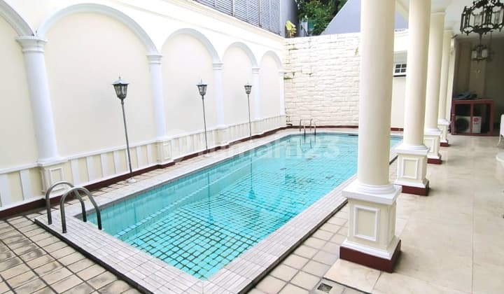 Rumah Murah Siap Huni Ada Kolam Renang di Permata Hijau