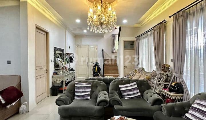 Rumah Lokasi Strategis di Pondok Pinang Ada Pool Sangat Jarang Ada