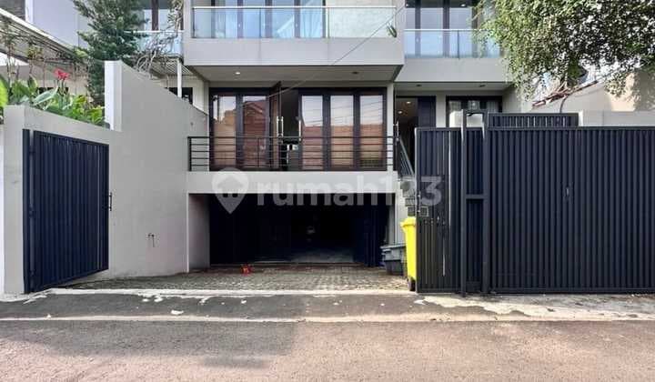 Kemang House in Elite Modern Tropical Area Semi Furnished