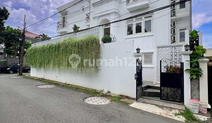 Turun Harga Rumah di Ampera Design Classic Ada Pool