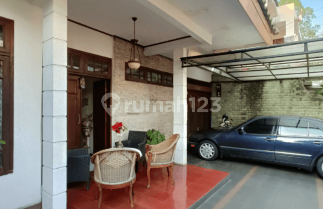 Rumah Siap Huni Kebayoran Baru Dekat Wolter Monginsidi