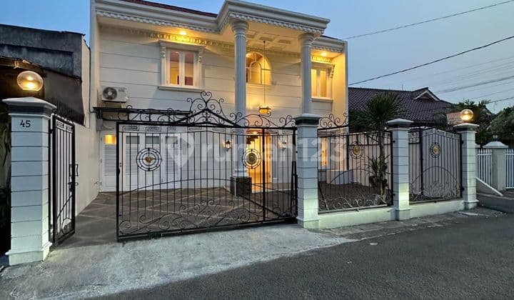 Rumah Bagus Sudah Renovasi di Pondok Indah Jarang Ada