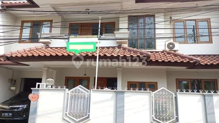 House in Jatipadang Strategic Location Quick Sale Negotiable