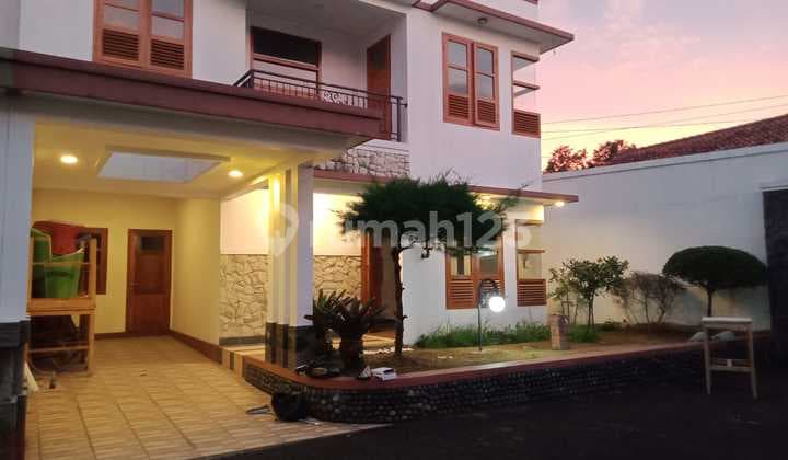 Rumah Baru Cuma 5 Menit ke Tol Desari di Pancoran Mas Design Ethnic Tropical
