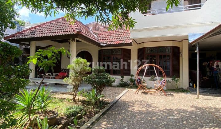 Rumah Lokasi Strategis Tanah Luas Jarang Ada di Lebak Bulus