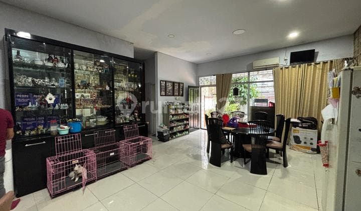 Queen's Park Ls. 380m