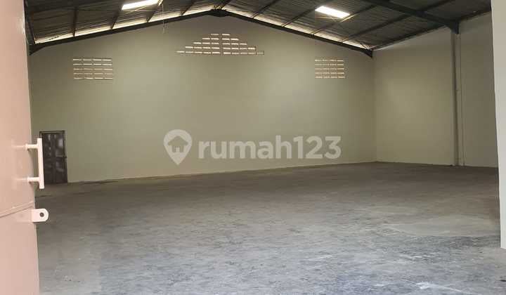 Ready-to-Use Warehouse Ls. 560M