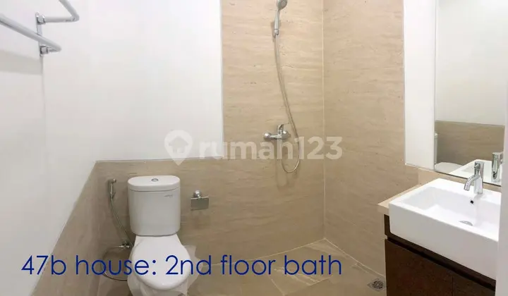 Rumah Sewa 2 Lantai Siap Huni Area Mega Kuningan Furnished