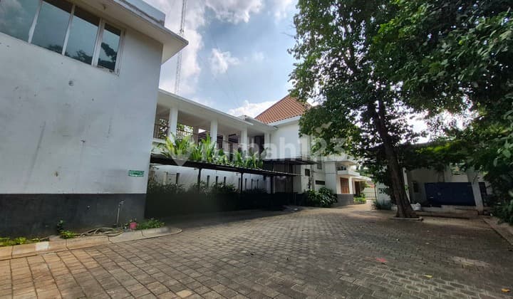 Rumah sewa Menteng sangat luas lokasi strategis ada 3gates