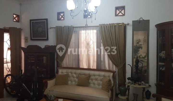 Rumah pinggiran menteng jakarta pusat hanya butuh minim renovasi