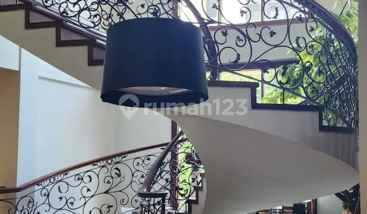 Rumah Mewah Menteng Full Furnished Siap Huni Lokasi di Ring 1
