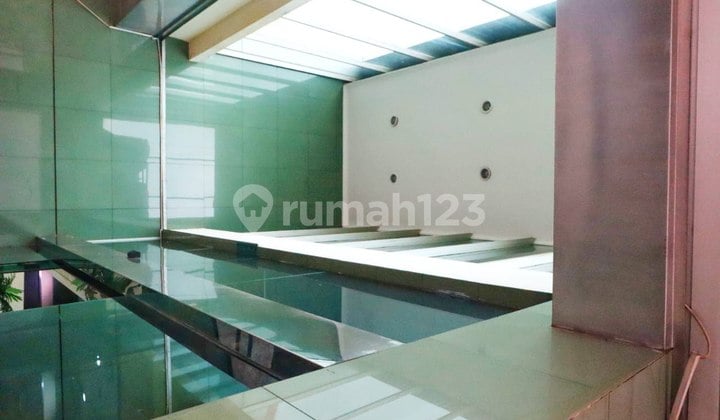 Gedung siap pakai lokasi strategis tidak kena Gage , 5 lantai