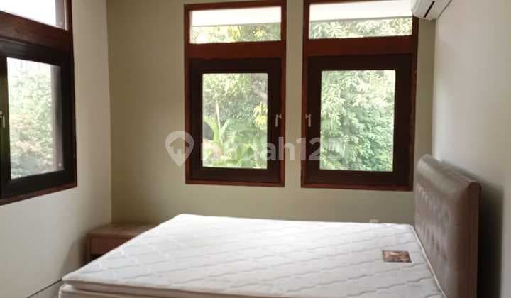 Rumah sewa area Patra Kuningan siap huni ada pool unfurnished