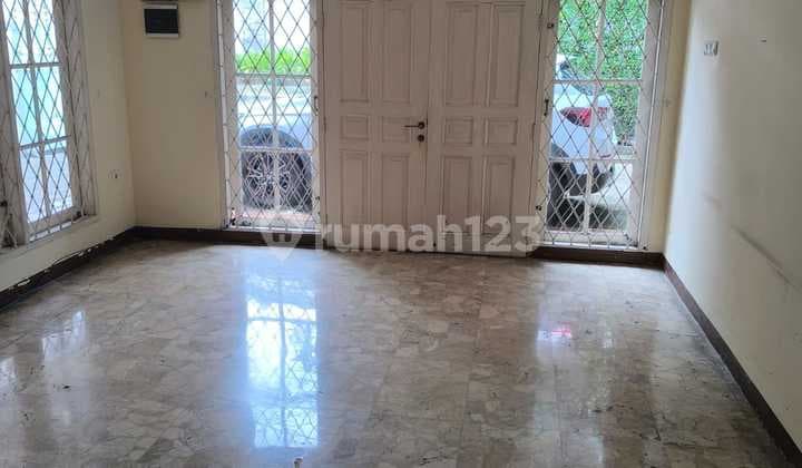 Rumah sewa di Menteng bisa di jadikan offce area startegis