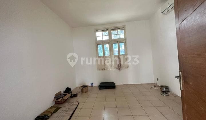 Rumah sewa Menteng bagus Unfurnished siap pakai parkir luas