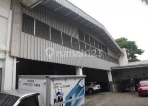 For Sale Ex-Showroom Office in West Jatinegara