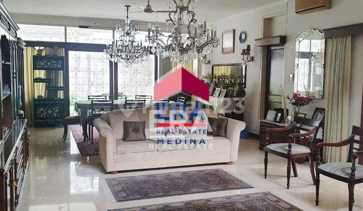 Rumah Cantik Pondok Indah Jakarta Selatan