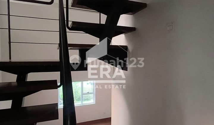 DI SEWAKAN RUMAH SIAP HUNI KEBAYORAN BINTARO