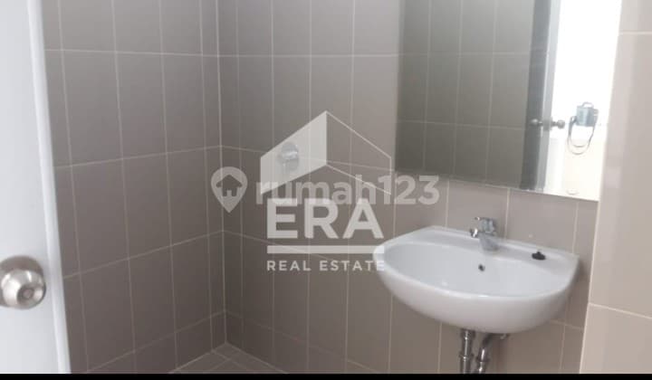 Ready-to-Occupy Apartment in Sector 3, Bintaro