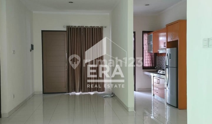 Ready-to-Occupy House in Sector 9, Bintaro