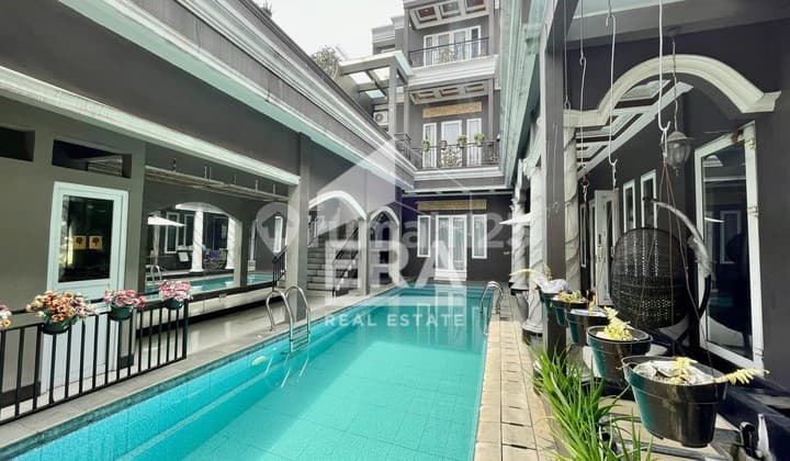 RUMAH SIAP HUNI DI KEBON JERUK, JAKARTA BARAT