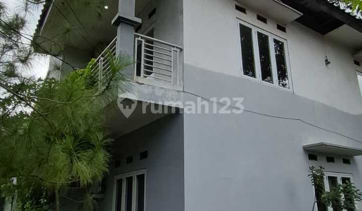 Rumah Posisi Hook, Cantik, Rapi, Asri, Nyaman, Siap Huni, Bebas Banjir, Parkir Luas, Akses Dekat Ke Mana2 Rumah