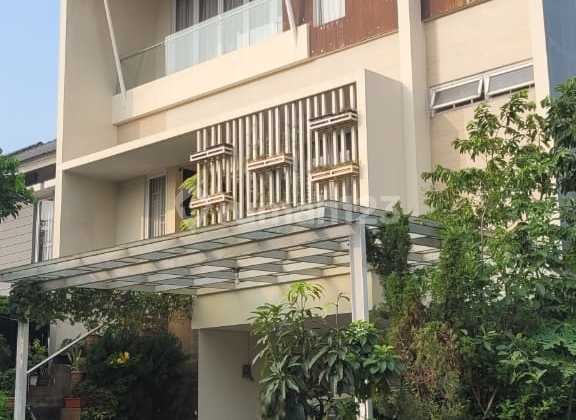Harus Terjual,rumah 3 Lantai,feronia, Alsut*lin Rumah Bagus di Alam Sutera
