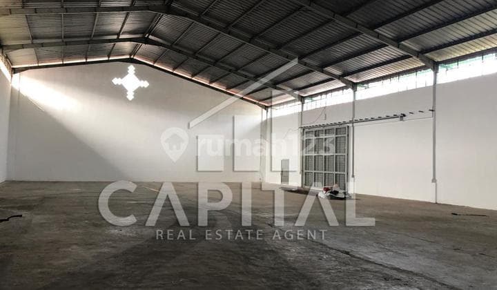 Steel Construction Warehouse, Strategic Location Near Kopo Toll Gate, Land Area 2216 M2