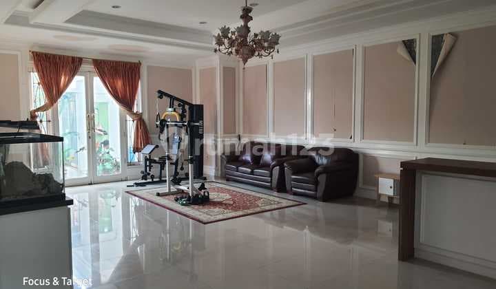 Nice house, strategic location, below market price in Tebet - South Jakarta area