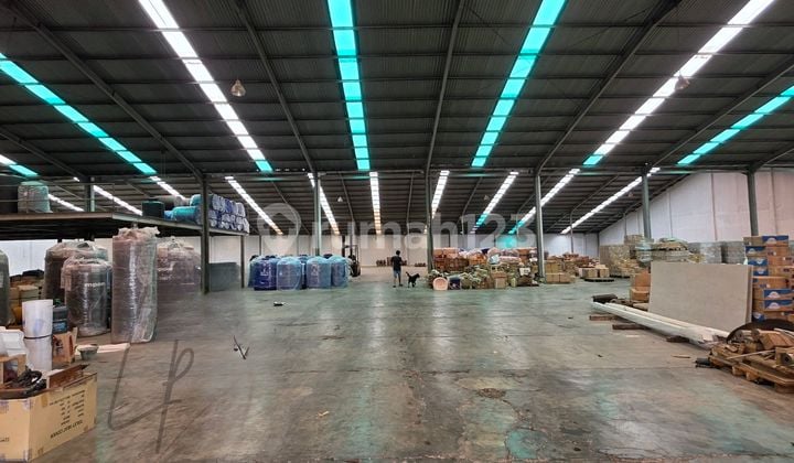 Steel Construction Warehouse, Clean Ready-to-Used on Soekarno Hatta Main Road40 Ft Container AccessWide Parking