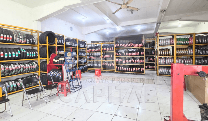 2-Story Shop House, Spacious and Strategic by the Road in Holis Bandung