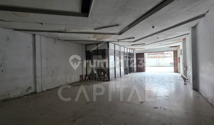 Ruko dengan Halaman yang Luas di Ahmad Yani Bandung