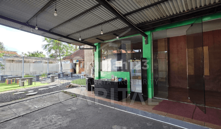 Ruang Usaha dengan Parkir Luas dan Strategis di Pasteur