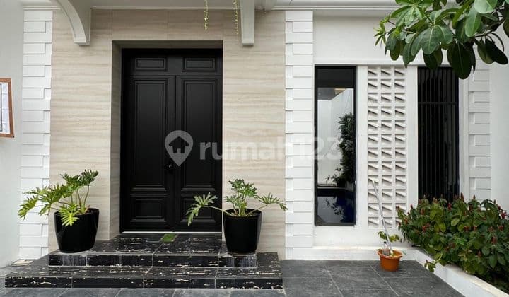 BRAND NEW TOWNHOUSE EXCLUSIVE CONCEPT DESIGN AMERICAN CLASSIC MODERN, COMFORTABLE AND STRATEGIC LOCATION IN REMPOA SOUTH JAKARTA