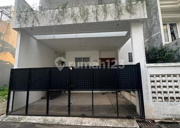 Rumah Sangat Terawat Dan Bersih Dalam Cluster Di Kebagusan Jakarta Selatan