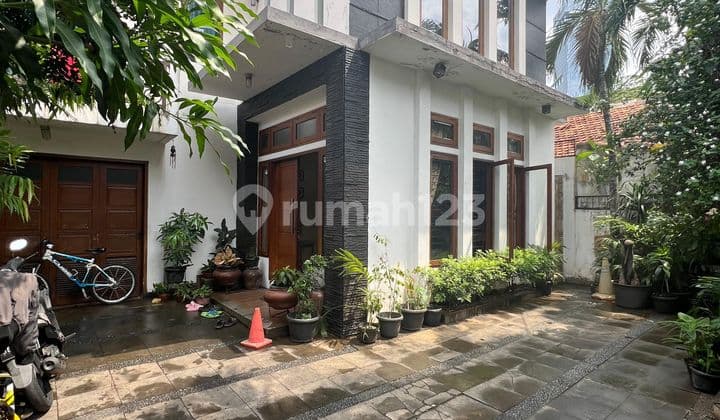 Rumah Dua Lantai Cocok Untuk Hunian Atau Rumah Kost Lokasi Strtegis Di Senopati Area Kebayoran Baru Jakarta Selatan