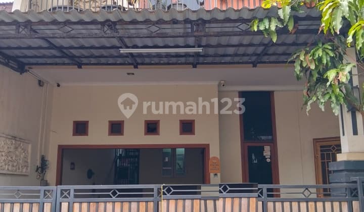 Rumah 2 Kavling Dengan 5 Kamar Di Kayu Putih