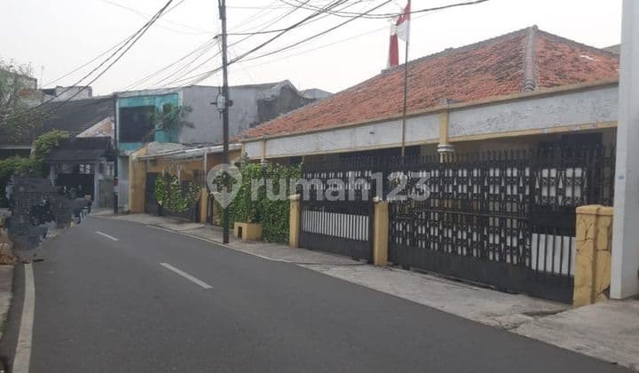 Dijual murah, rumah bonus kamar kost di Rawamangun Jakarta Timur