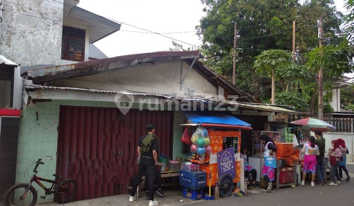 Cocok untuk kost, rumah tua di Kampung Ambon Jakarta Timur