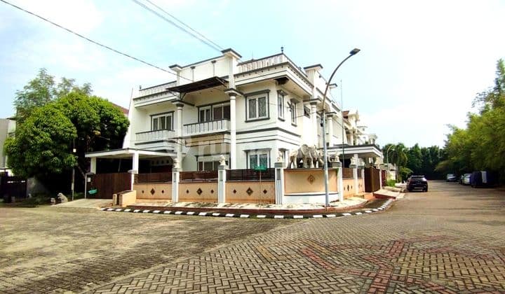6 Bedroom House No Flooding in Kelapa Gading North Jakarta