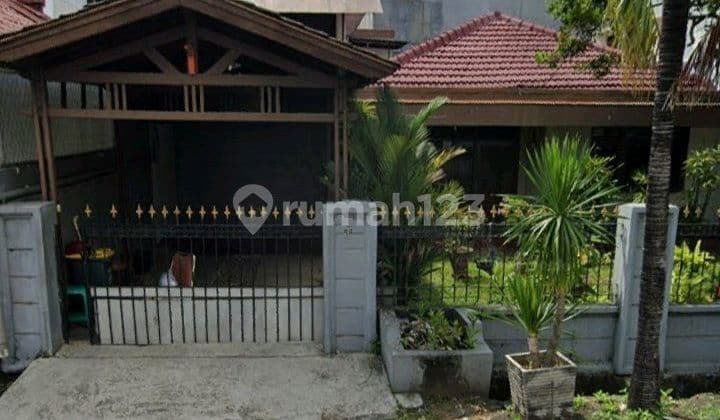 Turun Harga! Rumah Asri Punya 7 Kamar Tidur Di Pulo Asem