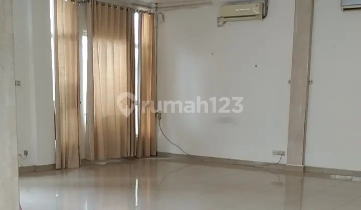 20-Room Boarding House with 5 Rental Doors in Jatinegara
