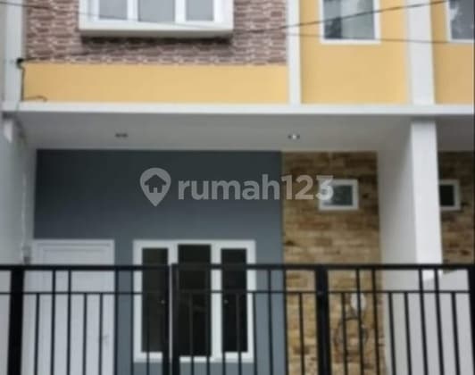 O1 Turun Harga, Rumah 4 Kamar Depan Taman Di Kelapa Gading